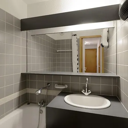 Cosy Pour 5 Pers - Proche Pistes - Balcon Et Wifi Gratuit - Fr-1-181-1017 *